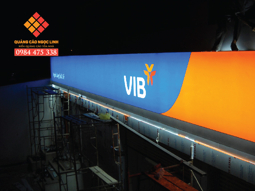 Hộp đèn 3M đang lắp đặt tại ngân hàng VIB
