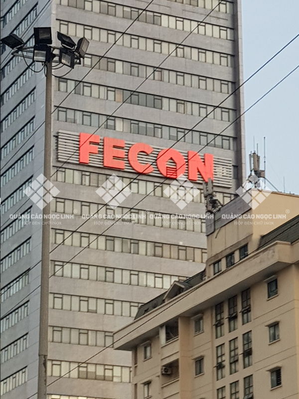 Lắp đặt biển quảng cáo trên nóc tòa nhà